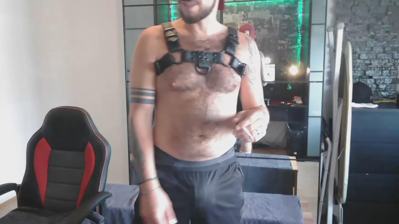 Re_Versatile on Cam4 