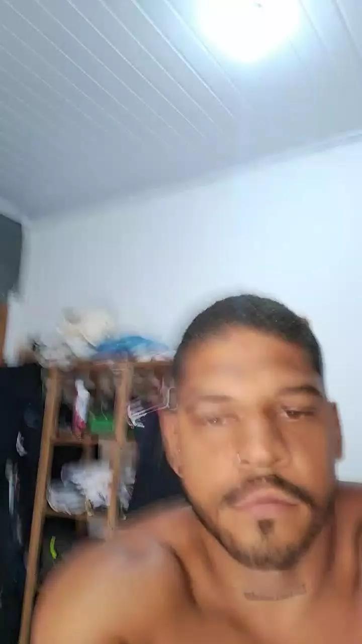 RealCria on Cam4 