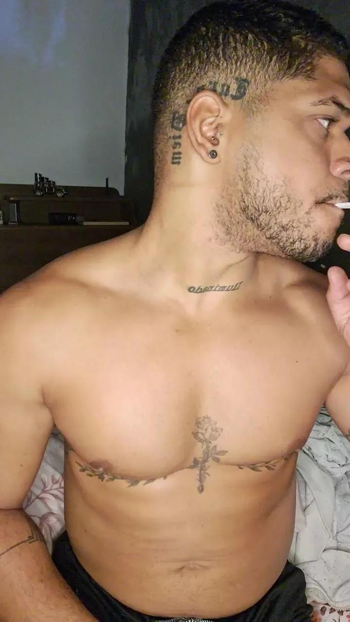 RealCria on Cam4 