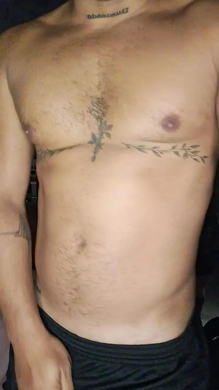 RealCria on Cam4 