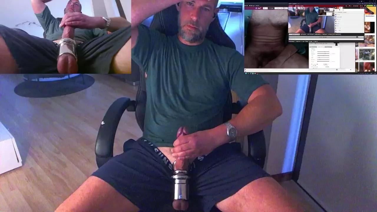 Reeper84 on Cam4 