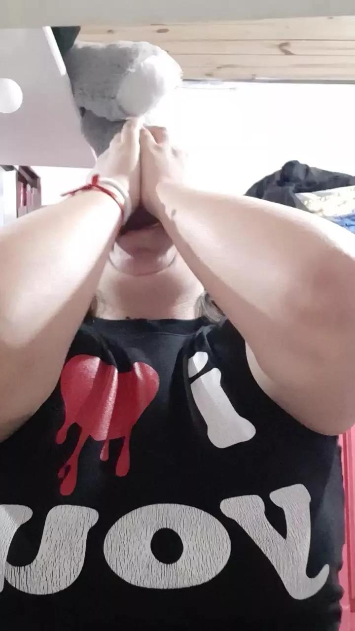 Reinita27 on Cam4 