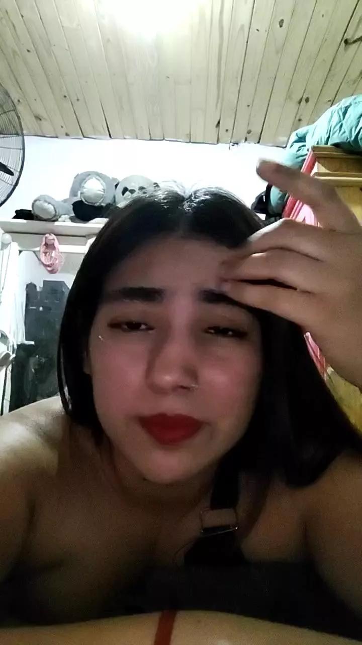 Reinita27 on Cam4 