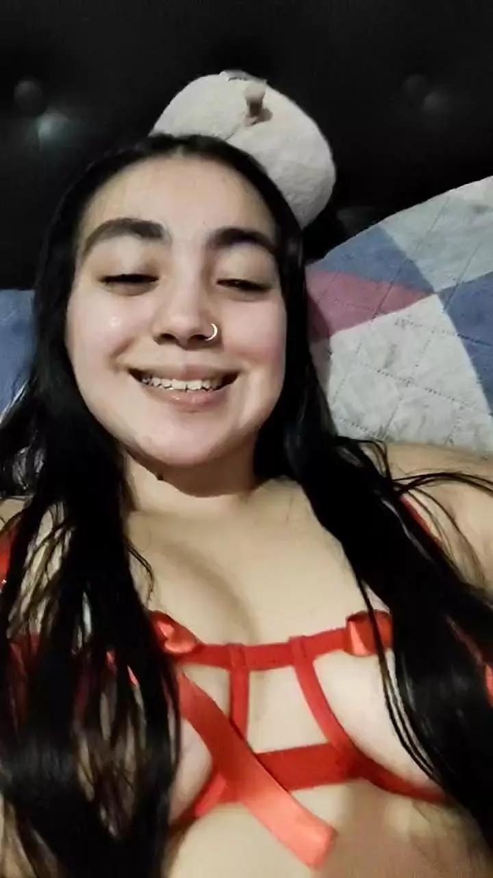 Reinita27 on Cam4 