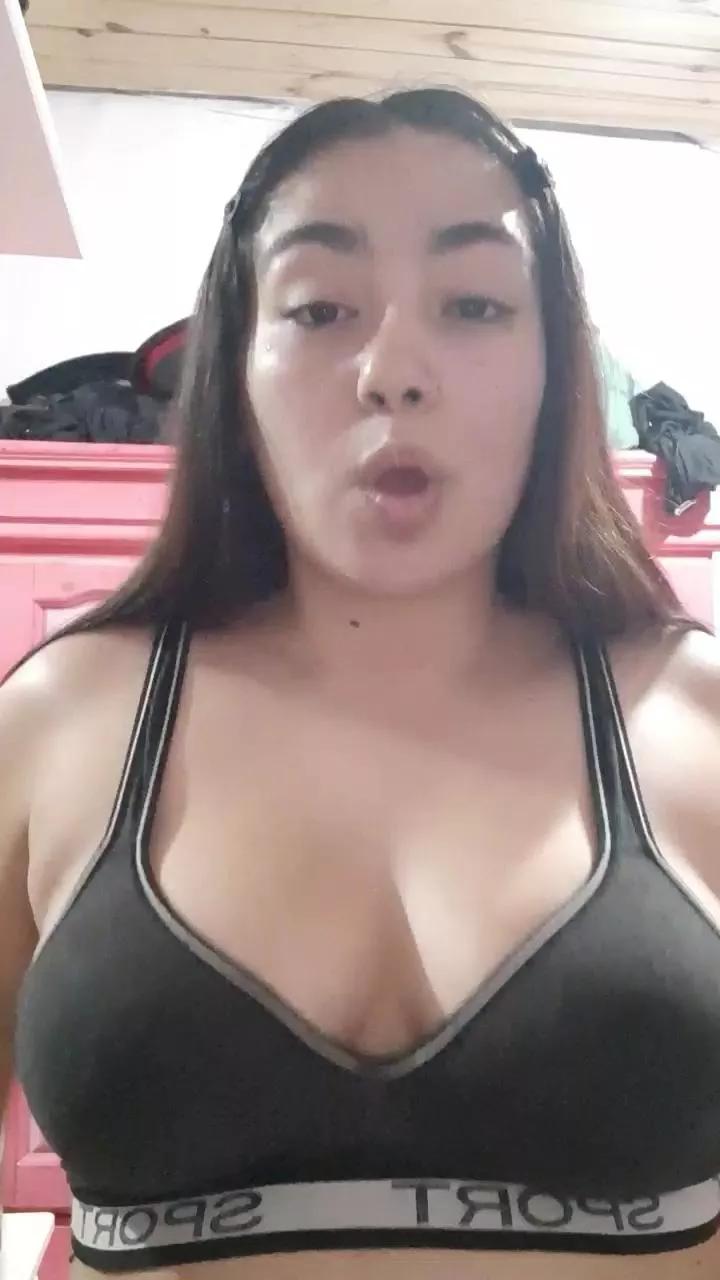 Reinita27 on Cam4 