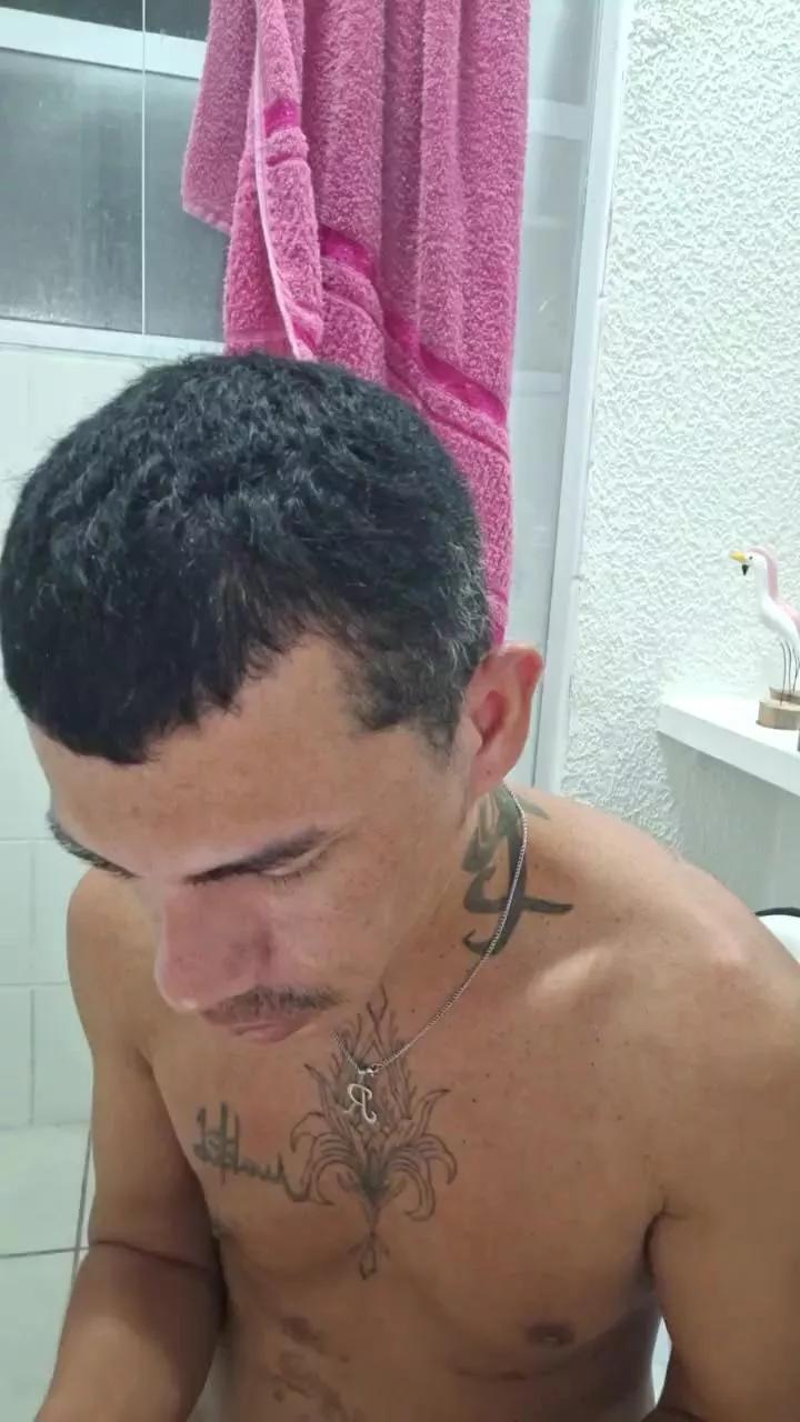 Reis_boyxxx1 on Cam4 
