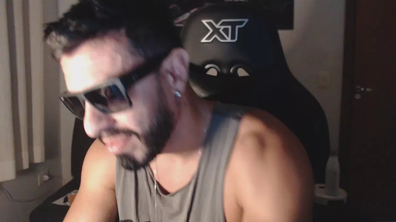 Offline Rickferrari2023 on Cam4