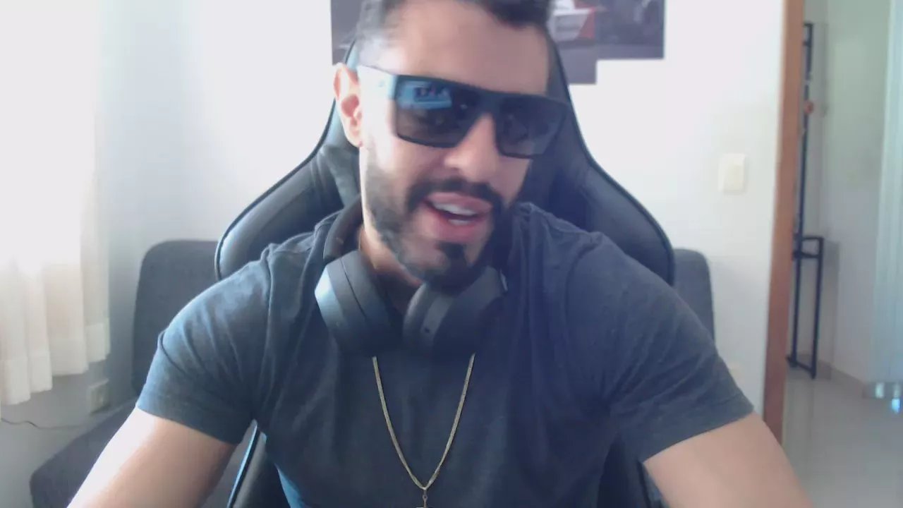 Offline Rickferrari2023 on Cam4