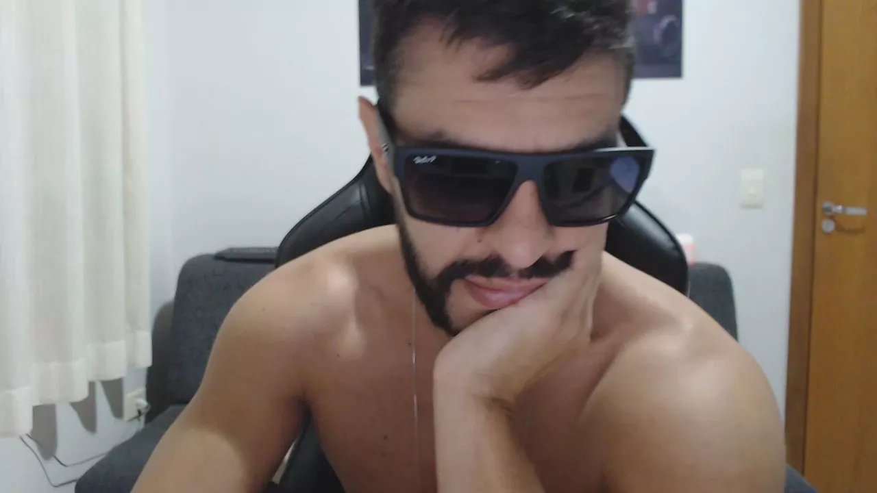 Offline Rickferrari2023 on Cam4