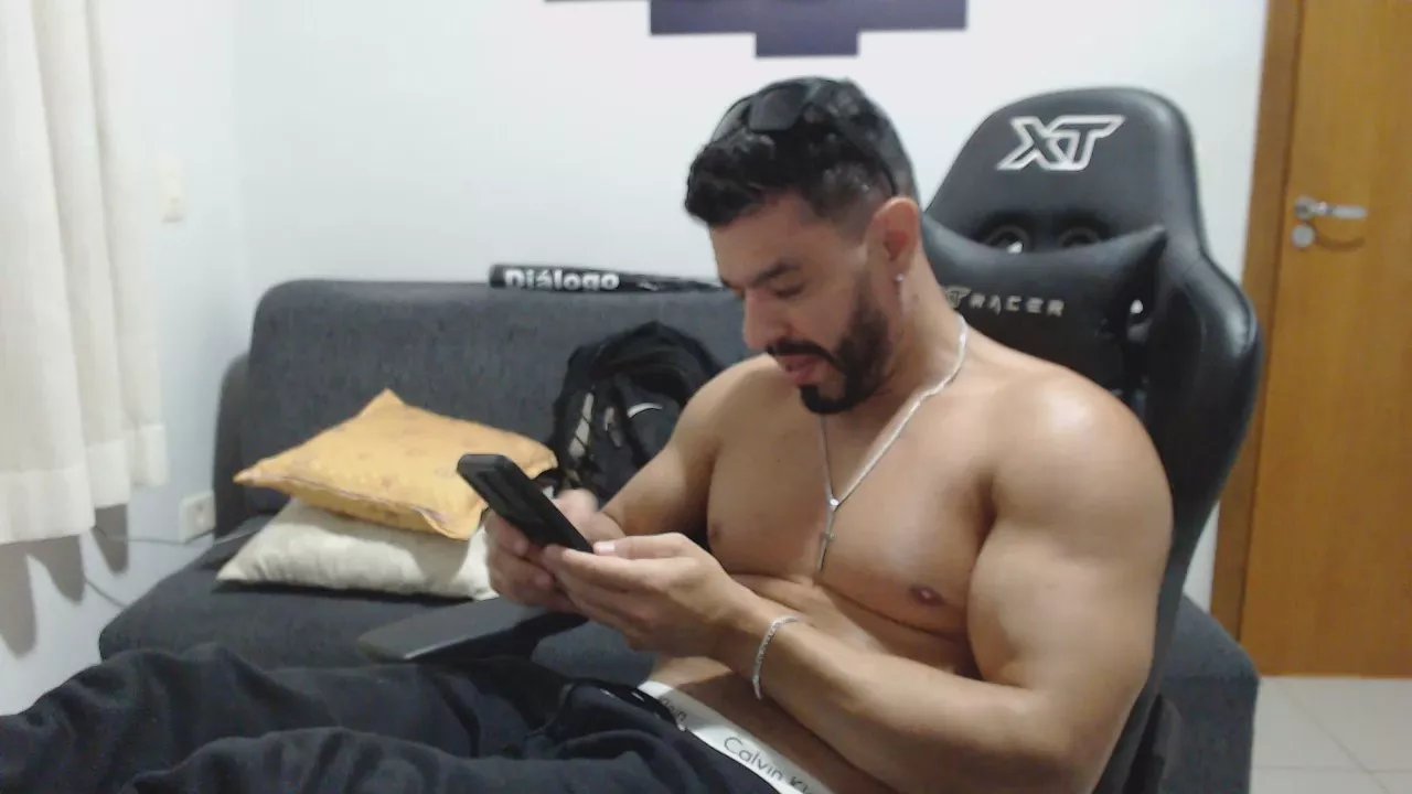 Offline Rickferrari2023 on Cam4