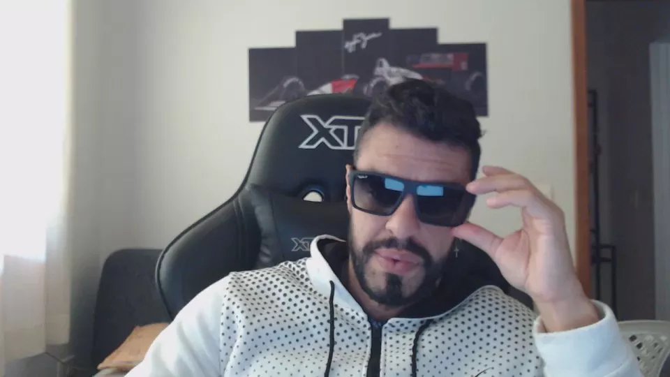 Offline Rickferrari2023 on Cam4