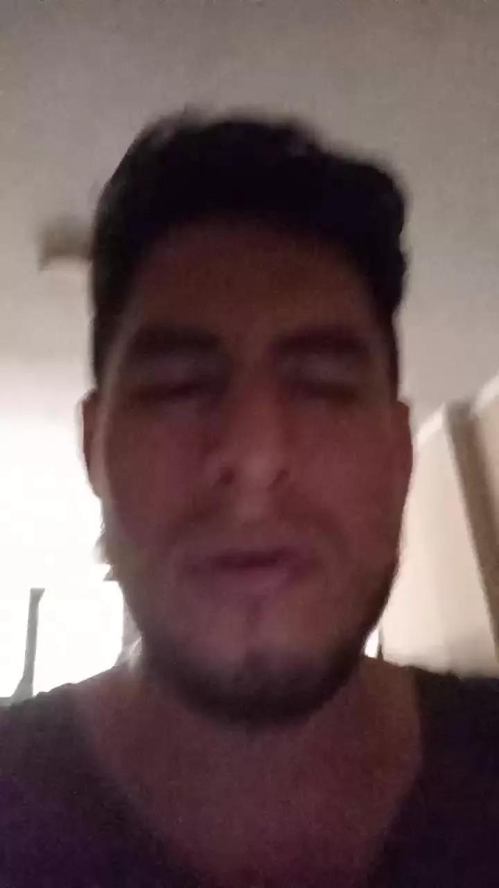 Roberto202401 on Cam4 