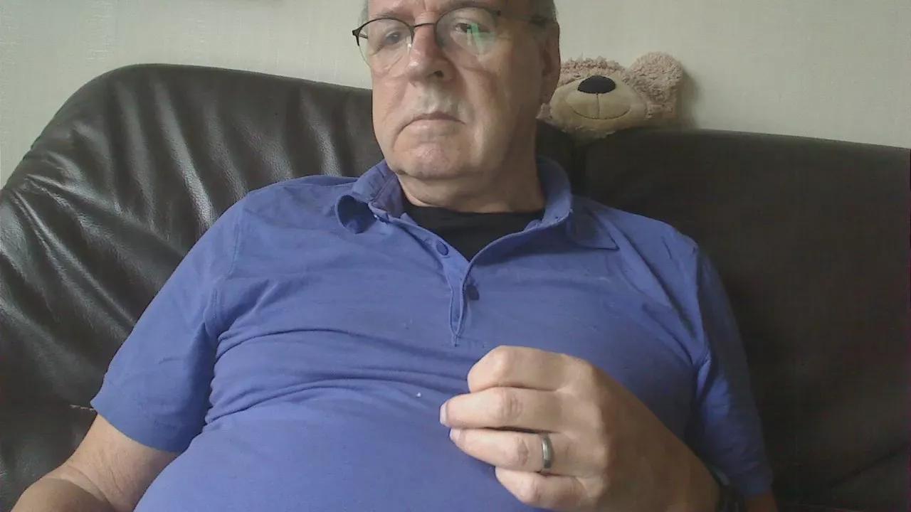 ron502 on Cam4 