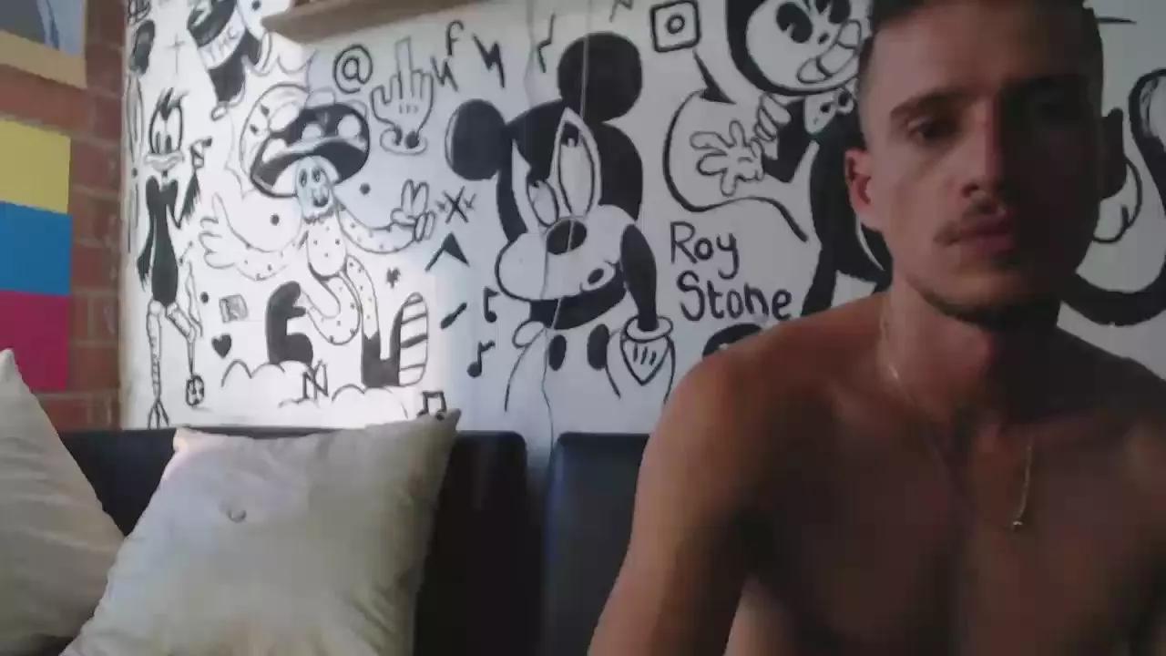 roystonee on Cam4 