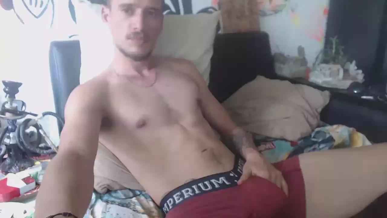roystonee on Cam4 