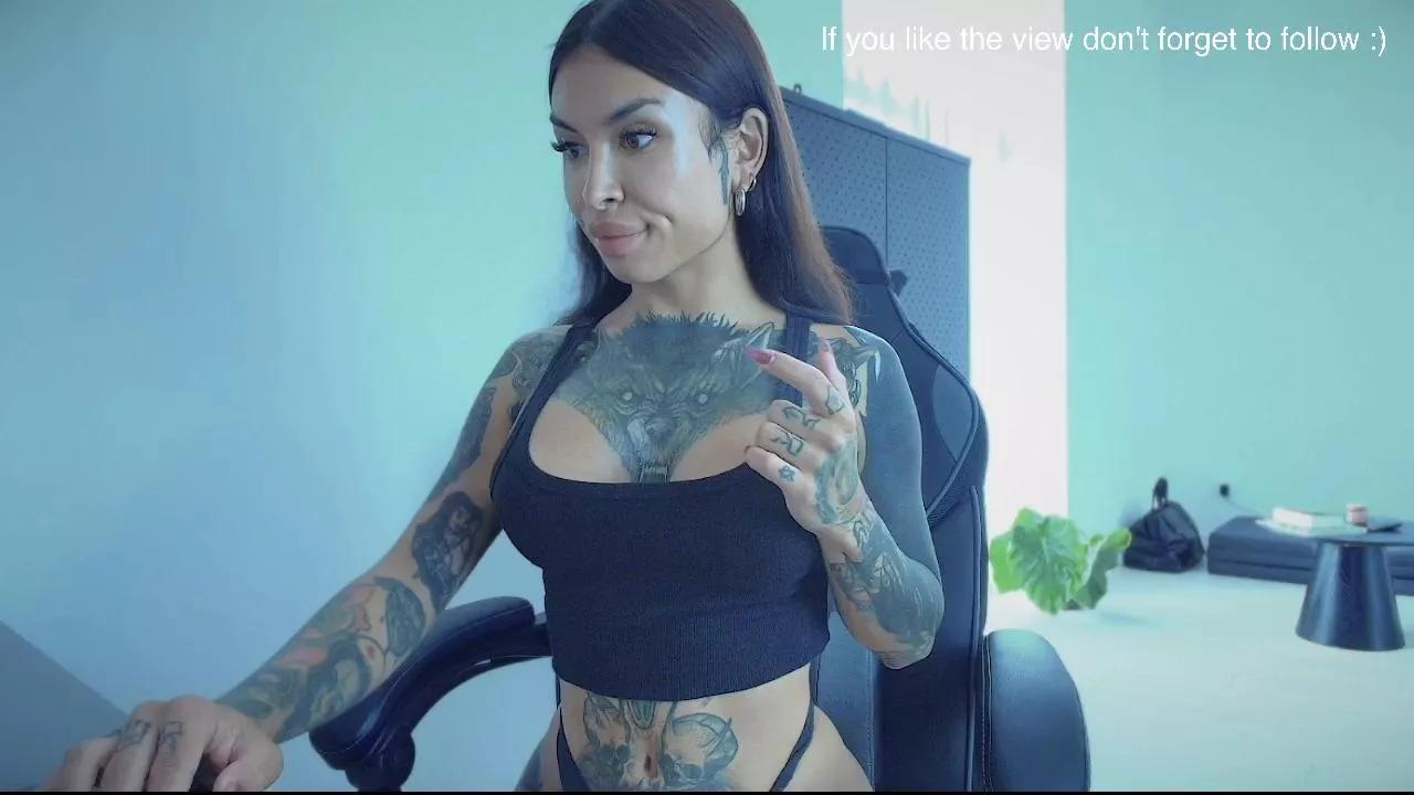 Rubbernina on Cam4 