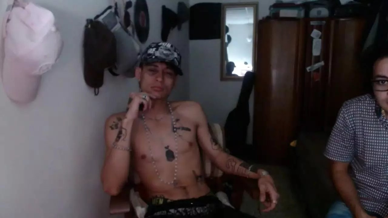 Offline san_arez2 on Cam4