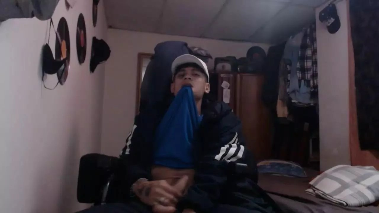 Offline san_arez2 on Cam4