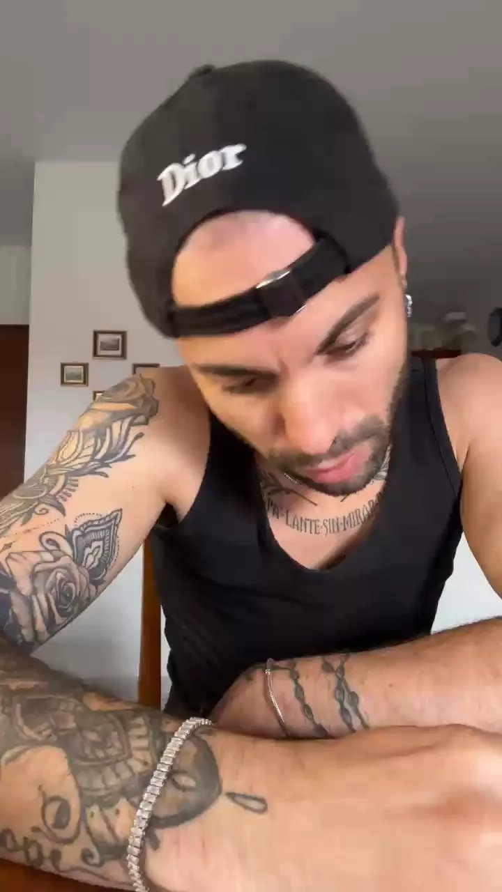 Offline Santos_94 on Cam4