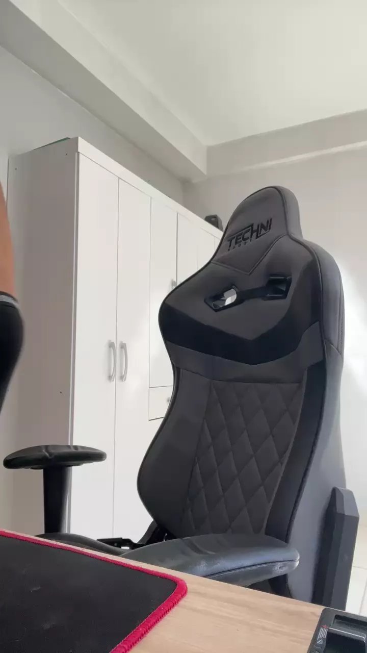 Offline Saradoalto23 on Cam4