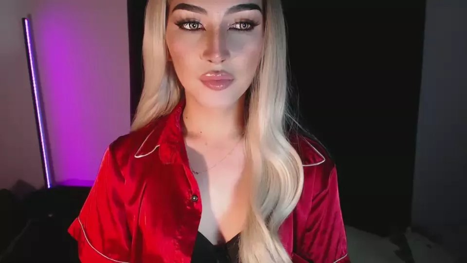 Offline scarletwhitex on Cam4