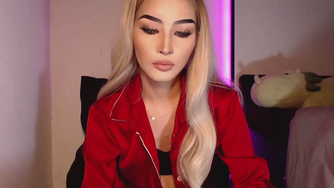 Offline scarletwhitex on Cam4