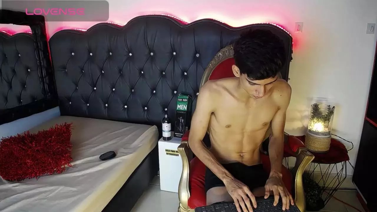 Offline Sebalexis7 on Cam4