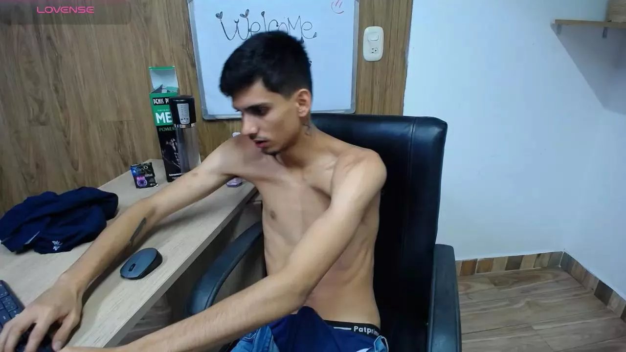 Offline Sebalexis7 on Cam4