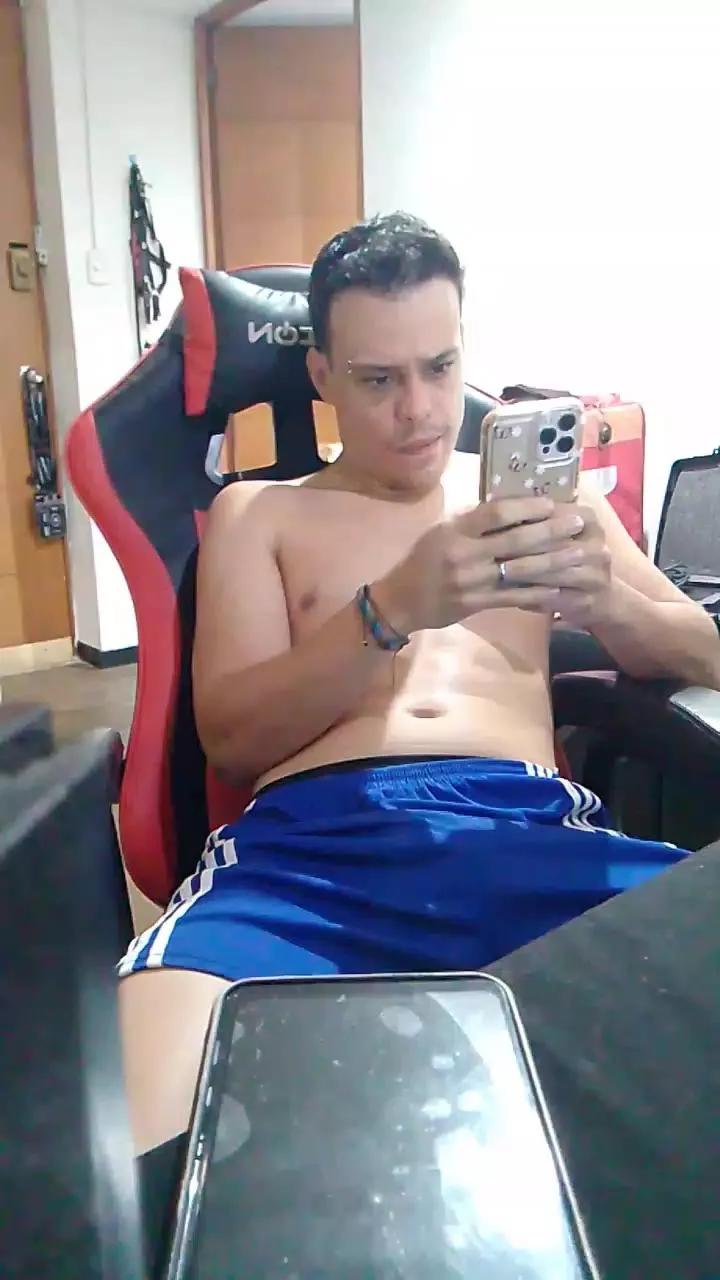 Sebas_RiveraOn on Cam4 