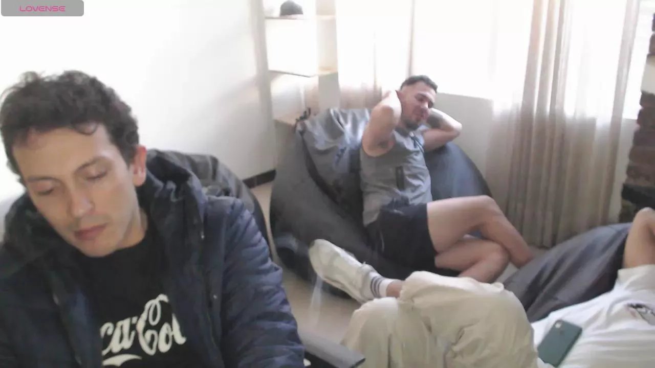 Offline Serguioguecha33 on Cam4