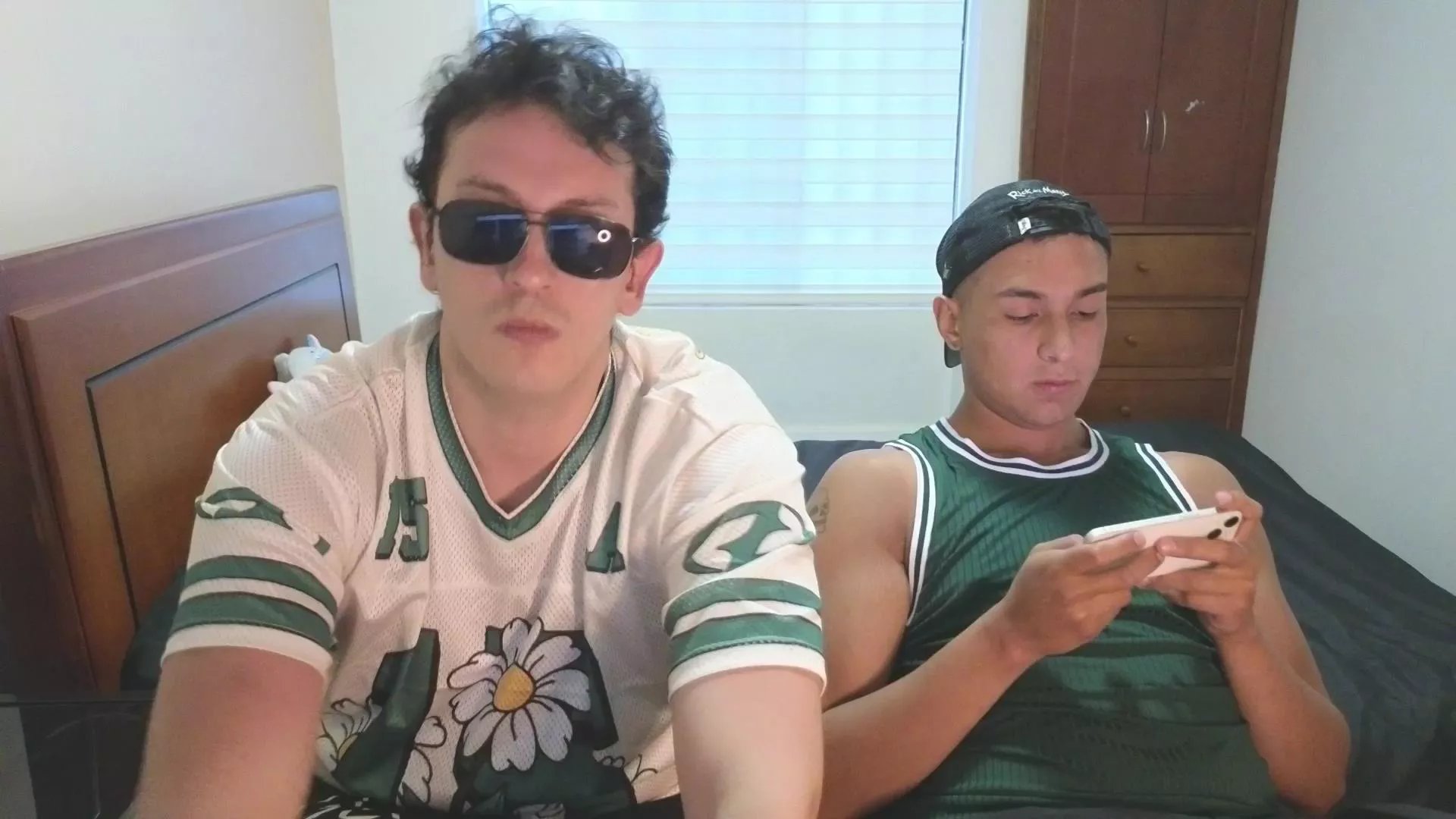 Offline Serguioguecha33 on Cam4