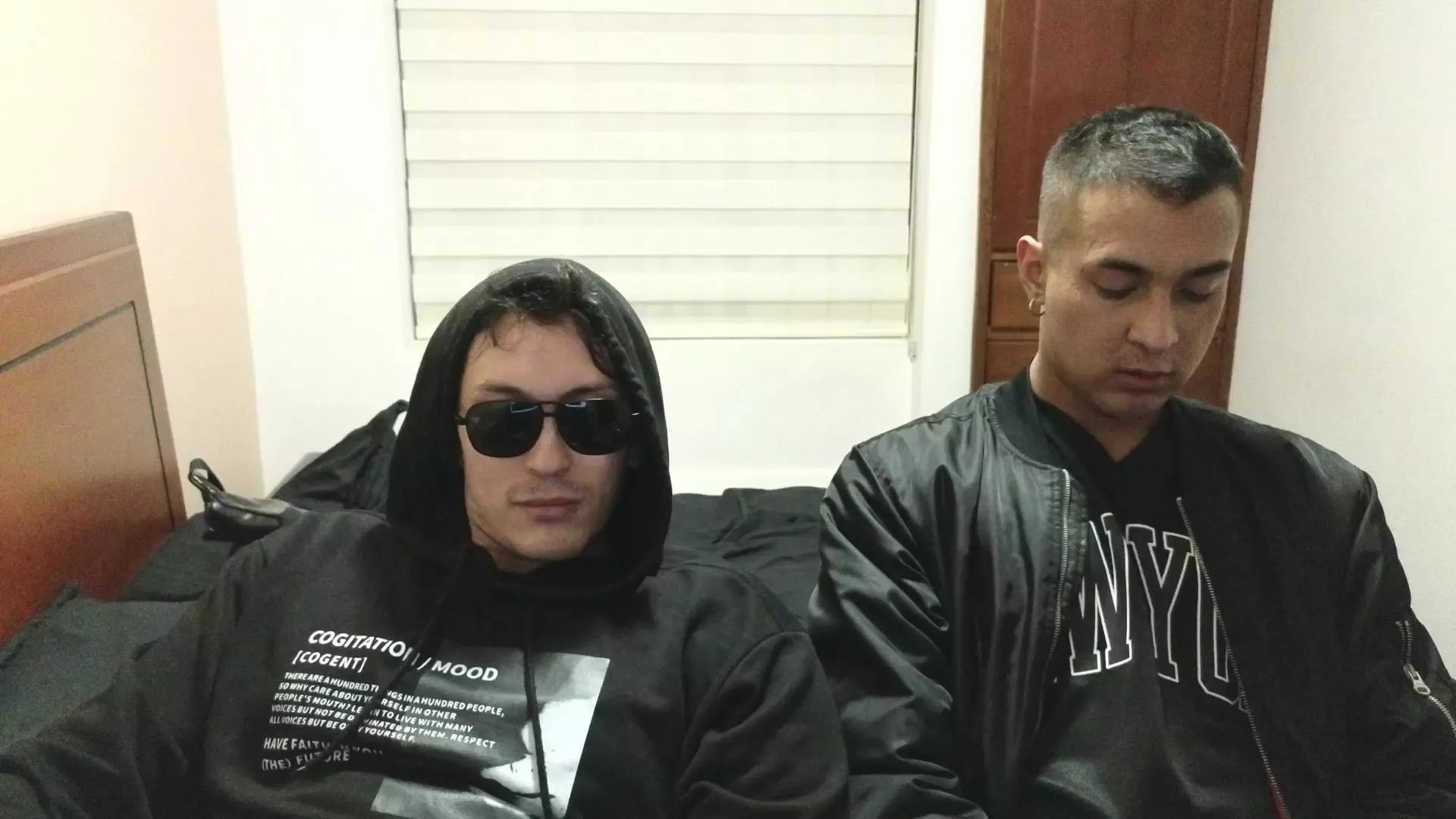 Offline Serguioguecha33 on Cam4