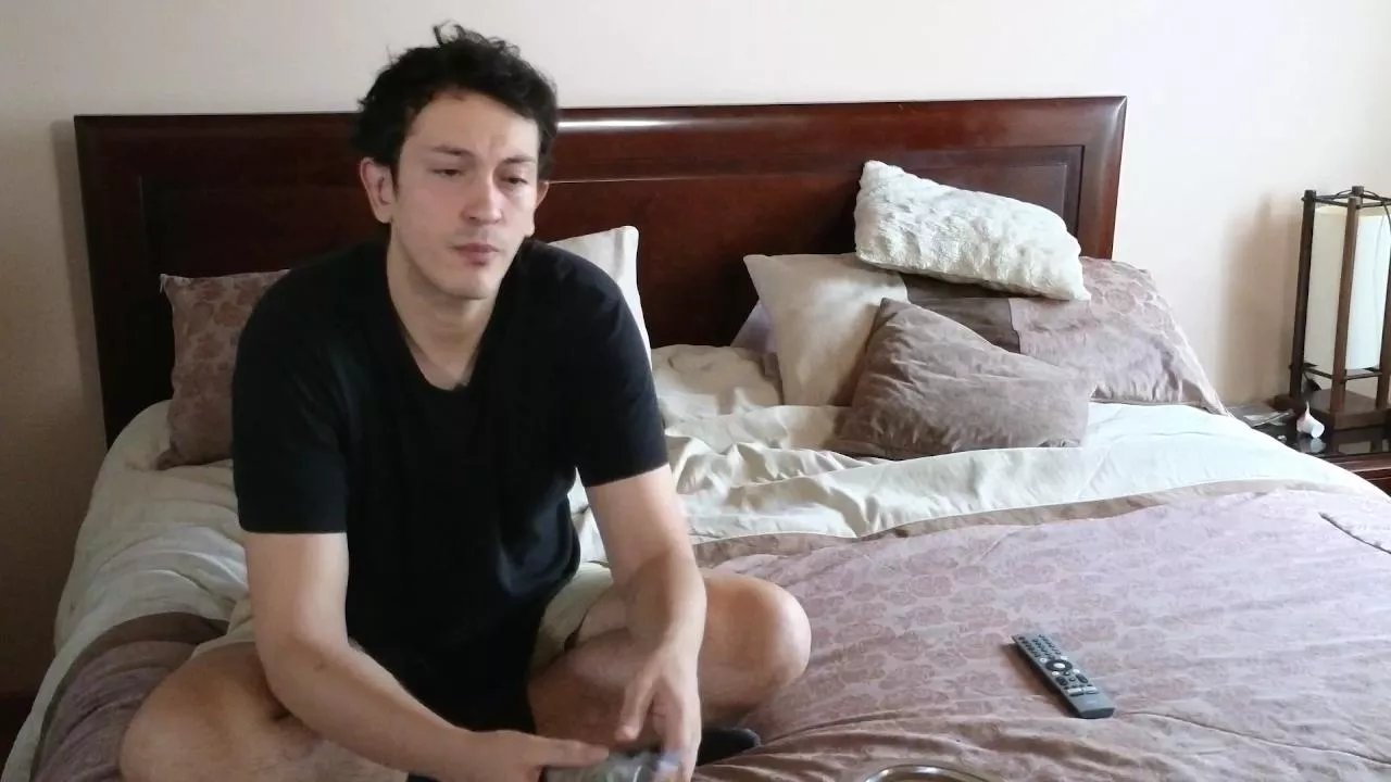 Offline Serguioguecha33 on Cam4