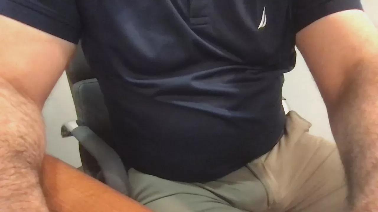 sexybigbear1 on Cam4 