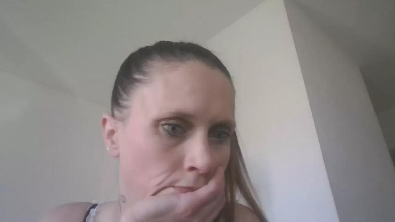 Sexydoll8587 on Cam4 