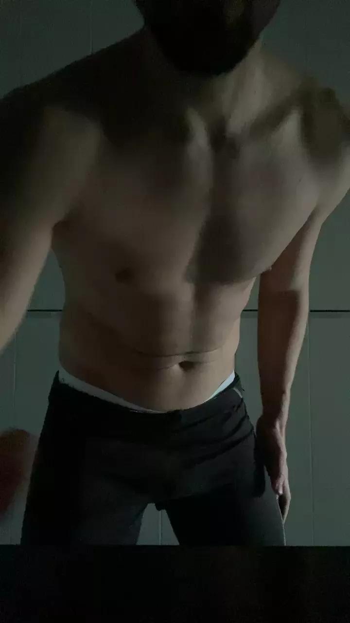 sexyfriskis on Cam4 