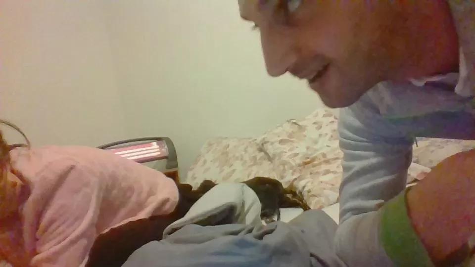 sexyteenandpapi on Cam4 
