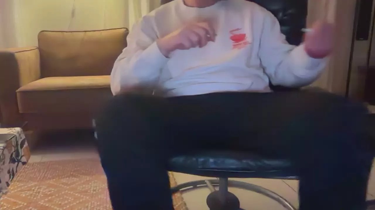 Offline sk8_bong on Cam4