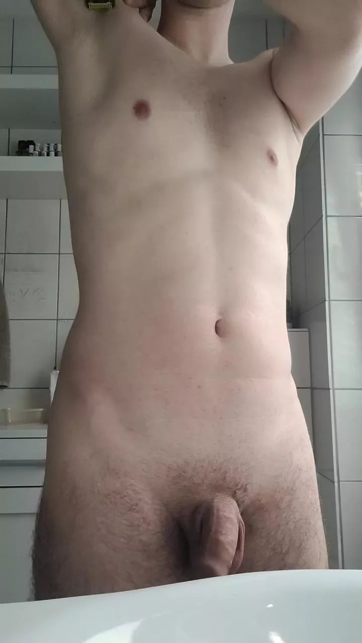 Offline skinnyboy1097 on Cam4