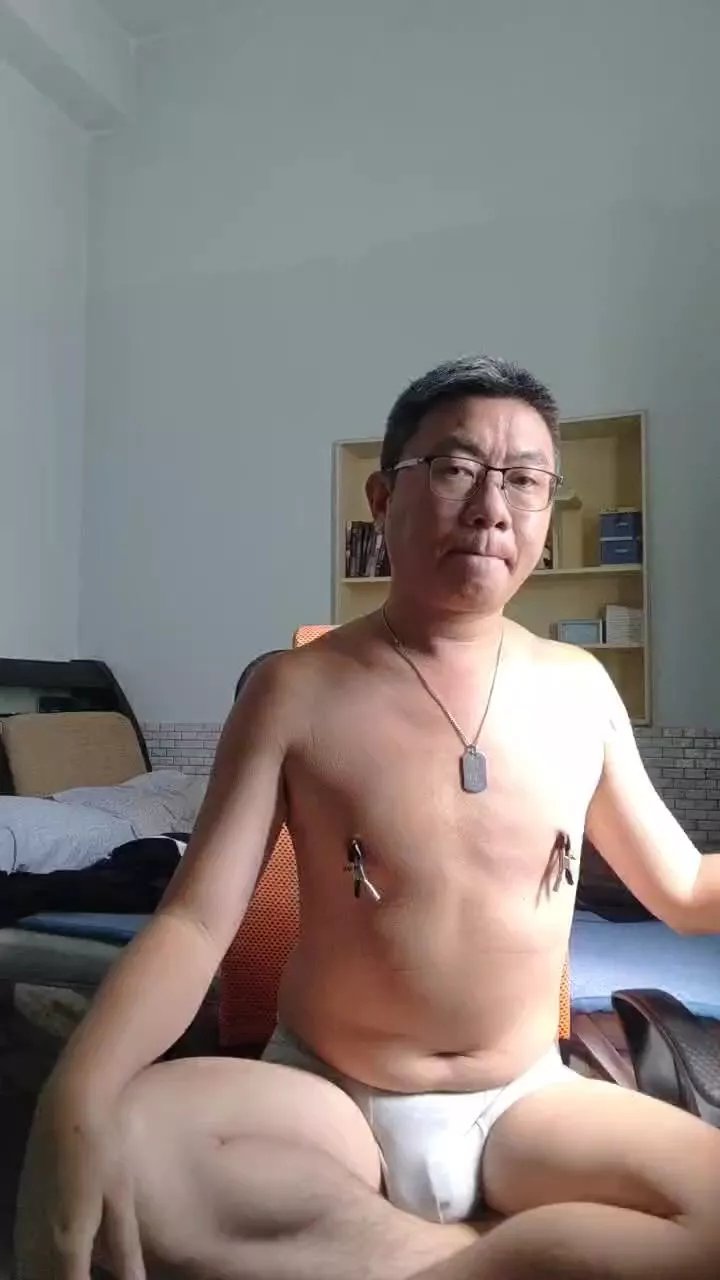 Offline smallweakTw on Cam4