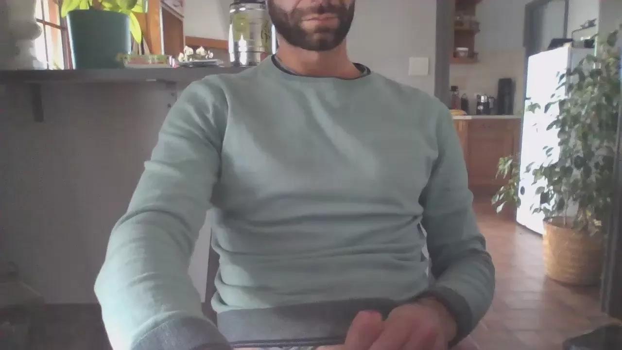 soumisdocile40 on Cam4 