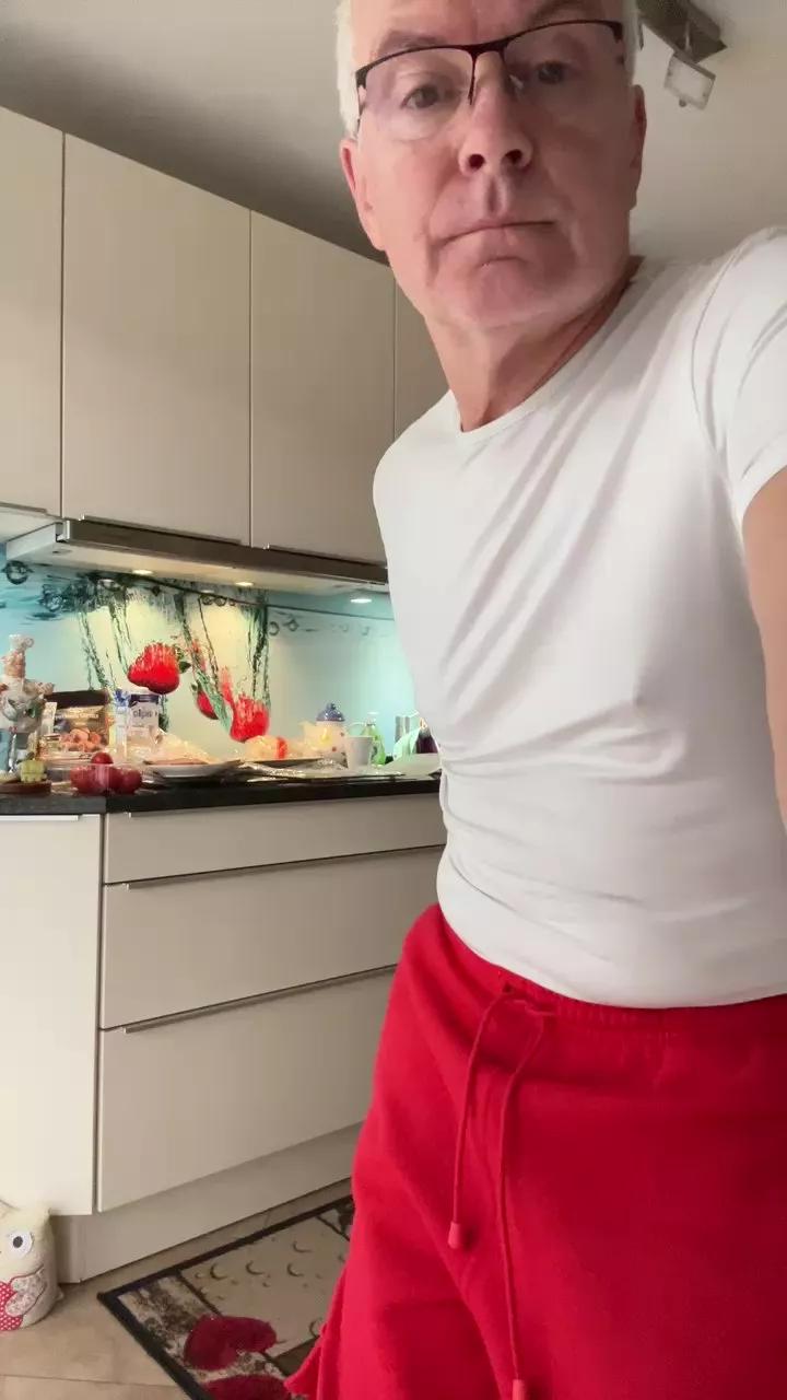 Strolch1707 on Cam4 