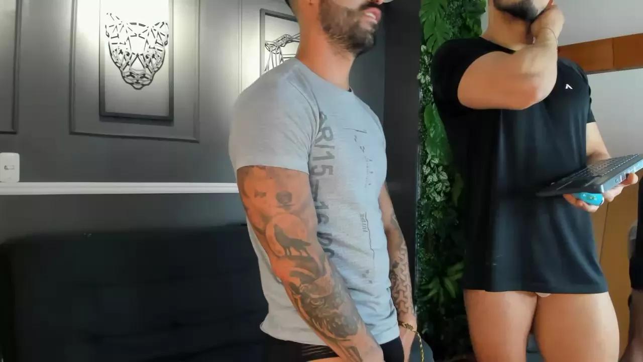 Studs_Hunk on Cam4 