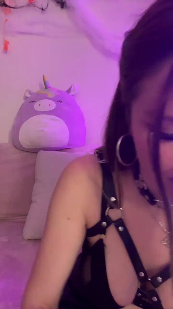 Offline Sugarmagenta on Cam4