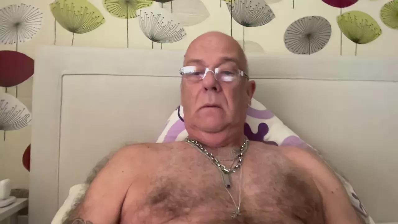 The_helmet7 on Cam4 