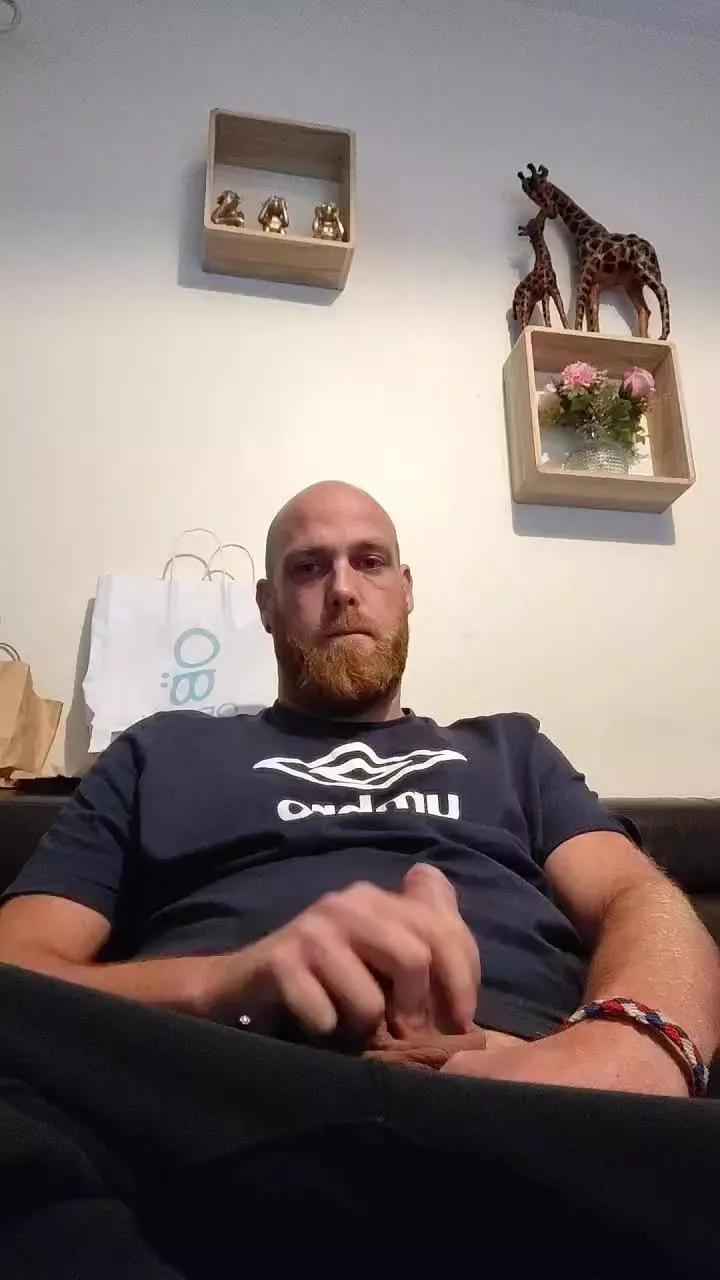 Tomtoyz on Cam4 