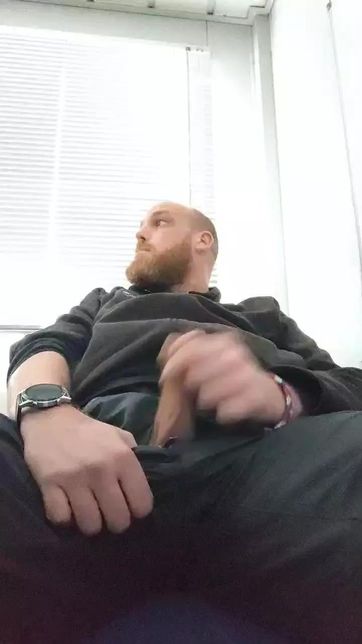 Tomtoyz on Cam4 
