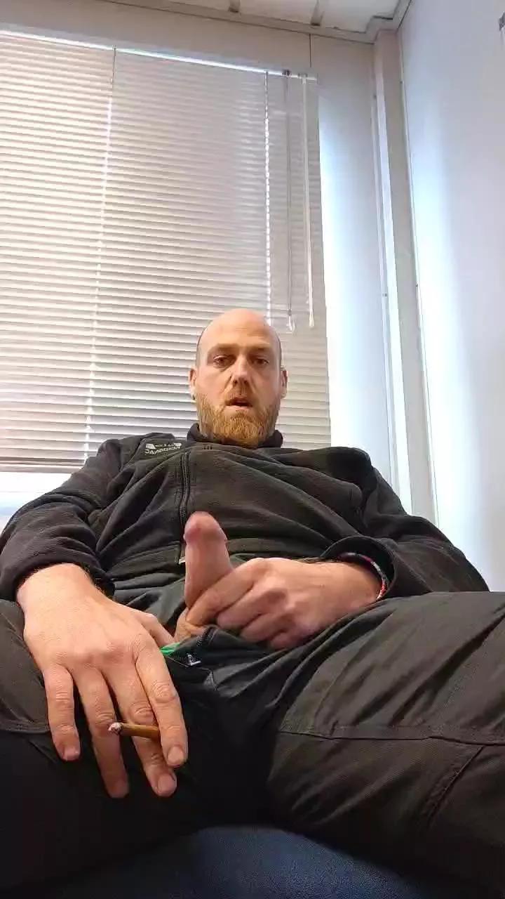 Tomtoyz on Cam4 