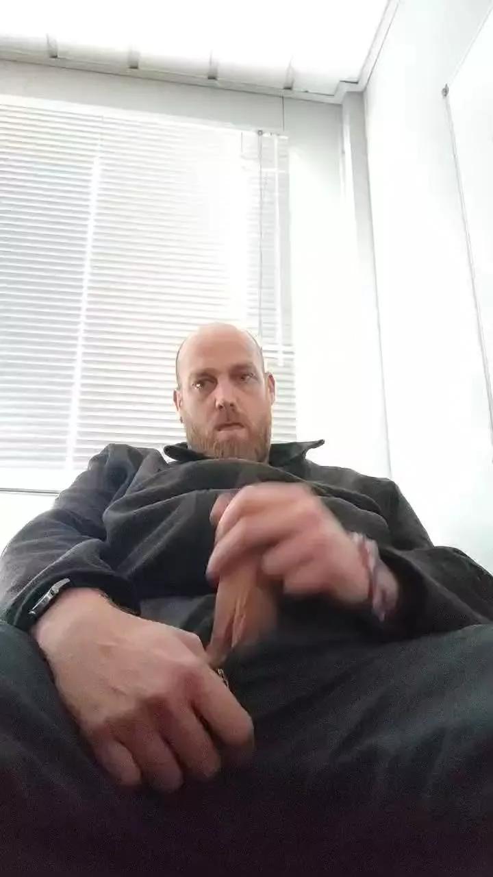Tomtoyz on Cam4 