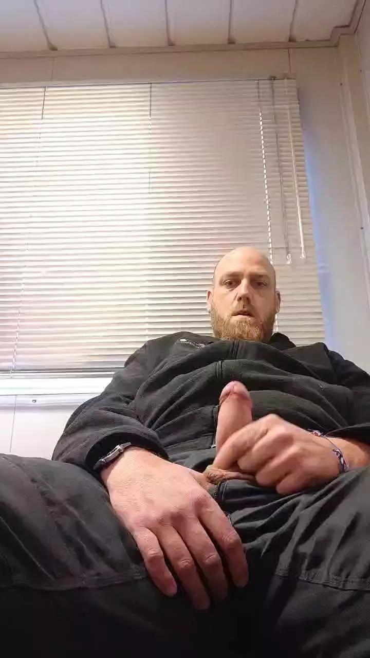 Tomtoyz on Cam4 